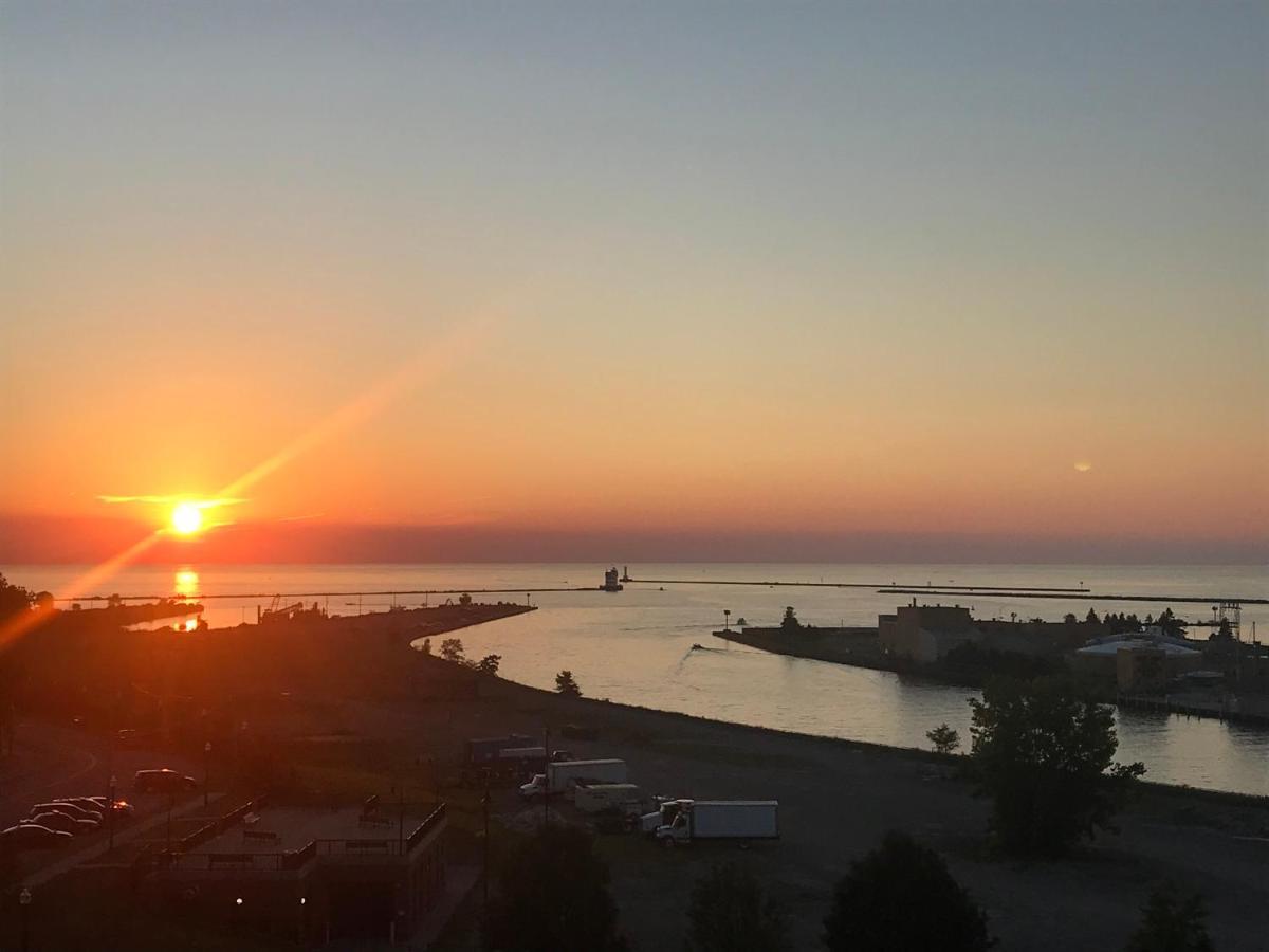 Ariel Broadway Hotel Lorain Εξωτερικό φωτογραφία